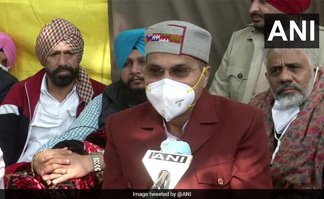 PM मोदी पर भड़की कांग्रेस, कहा- प्रधानमंत्री में किसानों से फेस-टू-फेस बात करने की हिम्मत नहीं 