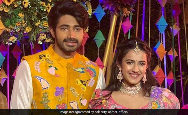 Inside Niharika Konidela And Chaitanya JV's <i>Mehendi</I> Ceremony With Chiranjeevi, Pawan Kalyan, Allu Arjun, Ram Charan And Others