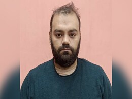 दिल्ली : बच्चे के बर्थ सर्टिफिकेट से पकड़ा गया 2.76 करोड़ ठगने वाला युवक दिल्ली : बच्चे के बर्थ सर्टिफिकेट से पकड़ा गया 2.76 करोड़ ठगने वाला युवक