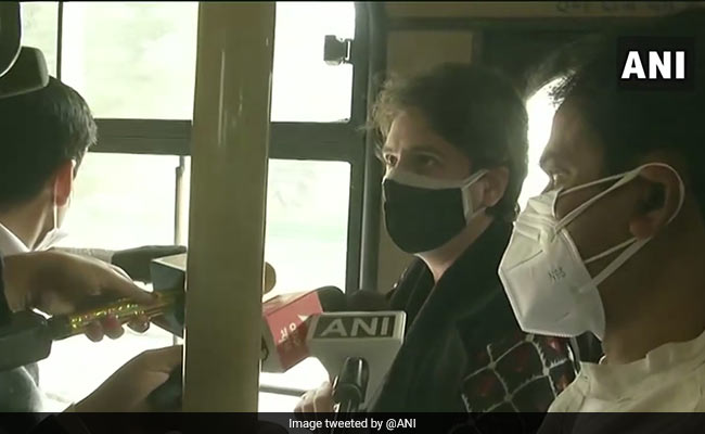 कृषि कानून के खिलाफ कांग्रेस के मार्च को रोका गया, प्रियंका हिरासत में, राहुल पहुंचे राष्ट्रपति से मिलने