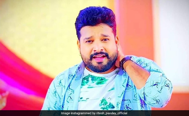 'हैलो कौन' सिंगर रितेश पांडे हुए प्रशांत किशोर की पार्टी में शामिल, अपने गानों से करते हैं यूट्यूब पर राज