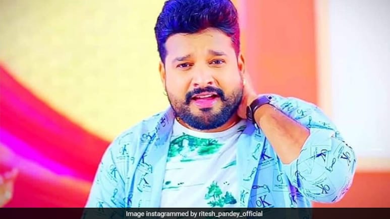 'हैलो कौन' सिंगर रितेश पांडे हुए प्रशांत किशोर की पार्टी में शामिल, अपने गानों से करते हैं यूट्यूब पर राज