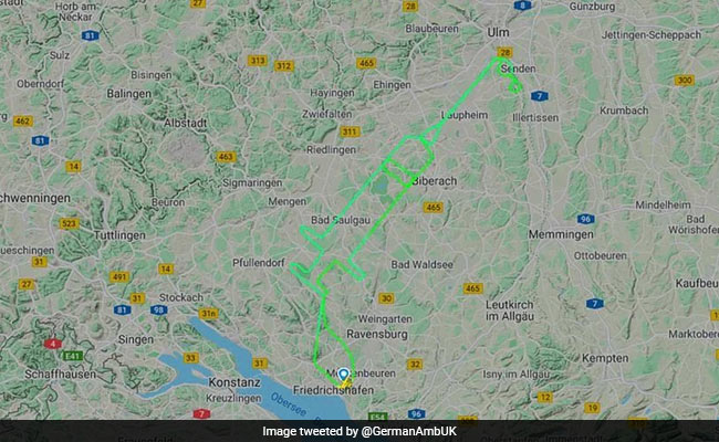 Pilot Traces Giant Syringe In The Sky To Celebrate Arrival Of Covid Vaccine