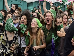 Argentina Passes Landmark Bill Legalizing Abortion Argentina Passes Landmark Bill Legalizing Abortion