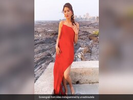 उर्वशी रौतेला ने 'वो चांद कहां से लाओगी' गाने पर यूं दिया एक्सप्रेशन, वायरल हुआ Video उर्वशी रौतेला ने 'वो चांद कहां से लाओगी' गाने पर यूं दिया एक्सप्रेशन, वायरल हुआ Video