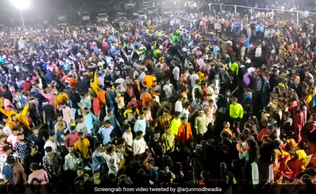 सगाई कार्यक्रम में 2000 से अधिक मेहमानों का मजमा, गुजरात के पूर्व मंत्री गिरफ्तार 