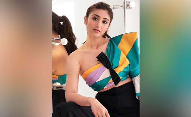 All You Need To Know About Pop Singer Dhvani Bhanushali