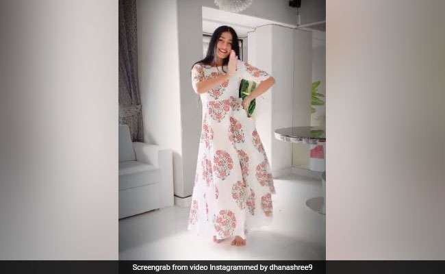 Dhanashree Verma ने न्यू ईयर एंथम पर किया खूबसूरत डांस, युजवेंद्र चहल की मंगेतर का देखें Video