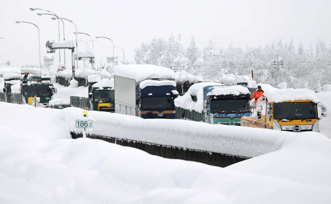 Heavy Snowfall Blocks Hundreds Of Vehicles In Japan, Rescue Underway