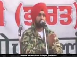 दिलजीत दोसांझ ने सिंघु बॉर्डर से Photo किया शेयर, ट्वीट कर बोले- धर्म कोई लड़ाई नहीं सिखाता... दिलजीत दोसांझ ने सिंघु बॉर्डर से Photo किया शेयर, ट्वीट कर बोले- धर्म कोई लड़ाई नहीं सिखाता...