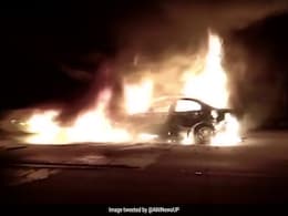 5 Burnt To Death As Car Catches Fire After Collision With Truck: Police 5 Burnt To Death As Car Catches Fire After Collision With Truck: Police