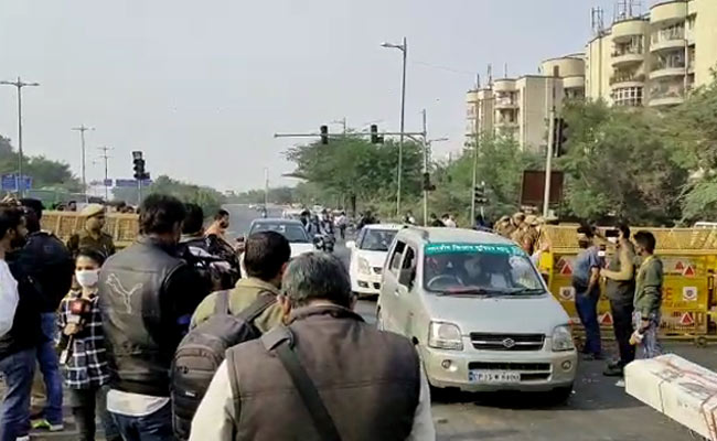 Traffic Resumes On Arterial Delhi-Noida Route After Halt Due To Farmer Protest