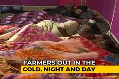 Farmers Brave The Cold, Continue Protests On Day 17 Farmers Brave The Cold, Continue Protests On Day 17
