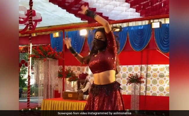 Monalisa ने 'लैला सॉन्ग पर डांस से यूं मचाया धमाल, बार-बार देखा जा रहा Video