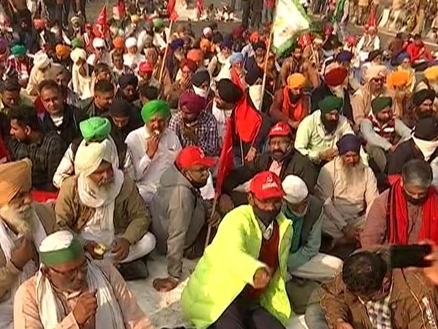 Delhi-Meerut Highway Blocked Amid Farmers' <i>Bharat Bandh</i> Call