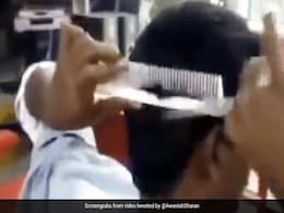 कैंची-कंघा उठाकर खुद ही अपने बाल काटने लगा शख्स, IAS ने दिया ऐसा रिएक्शन - देखें Viral Video कैंची-कंघा उठाकर खुद ही अपने बाल काटने लगा शख्स, IAS ने दिया ऐसा रिएक्शन - देखें Viral Video