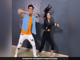 'बालिका वधू' की 'आनंदी' अविका गोर ने 'जलेबी बेबी' पर किया डांस, धूम मचा रहा है Video 'बालिका वधू' की 'आनंदी' अविका गोर ने 'जलेबी बेबी' पर किया डांस, धूम मचा रहा है Video