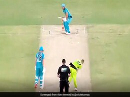 BBL 2020: क्रिस लिन ने मारा इतना लंबा छक्का, देखते ही गेंदबाज ने बनाया ऐसा चेहरा - देखें Video BBL 2020: क्रिस लिन ने मारा इतना लंबा छक्का, देखते ही गेंदबाज ने बनाया ऐसा चेहरा - देखें Video