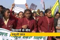 किसानों को समर्थन देने के लिए आए स्कूली छात्र, कृषि कानून के खिलाफ निकाला मार्च किसानों को समर्थन देने के लिए आए स्कूली छात्र, कृषि कानून के खिलाफ निकाला मार्च