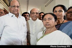 Amid Clash With BJP, Mamata Banerjee Speaks To Sharad Pawar Amid Clash With BJP, Mamata Banerjee Speaks To Sharad Pawar