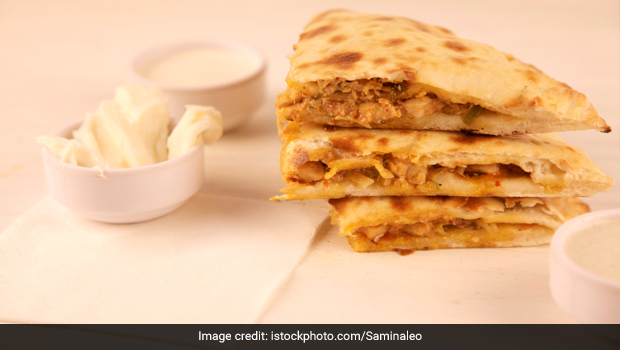 Indian Cooking Tips: How To Make Mumbai-Style Chicken Baida Roti At Home