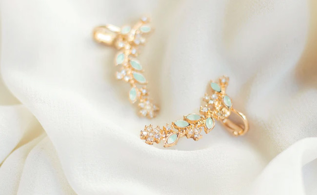 These Pretty Gold Earrings Will Spark Up Your Everyday Style