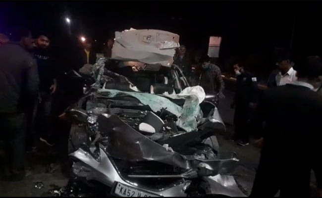 5 Of Family Killed As Car On Way To Bengaluru Rams Tanker In Madhya Pradesh