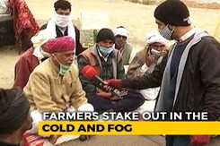 Fog, 12 Degrees, Little Food: Farmers Battle It All At Haryana-Rajasthan Border Fog, 12 Degrees, Little Food: Farmers Battle It All At Haryana-Rajasthan Border