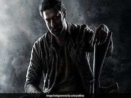 KGF के डायरेक्टर की फिल्म 'सालार' में प्रभास, पोस्टर में दिखा खतरनाक अंदाज KGF के डायरेक्टर की फिल्म 'सालार' में प्रभास, पोस्टर में दिखा खतरनाक अंदाज