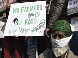 रागिनी तिवारी के खिलाफ केस दर्ज, सोशल मीडिया पर किसानों को दी थी धमकी रागिनी तिवारी के खिलाफ केस दर्ज, सोशल मीडिया पर किसानों को दी थी धमकी