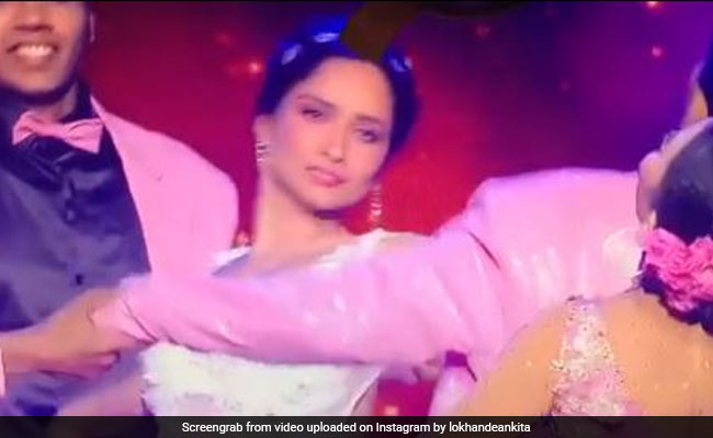 Ankita Lokhande ने सुशांत सिंह राजपूत को दिया ट्रिब्यूट, 'कौन तुझे' गाने पर किया डांस- देखें Video