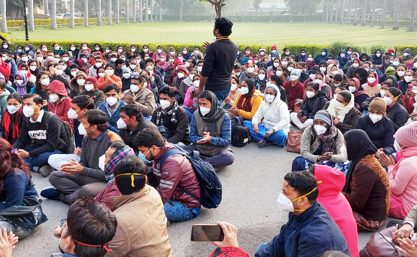 दिल्ली हाई कोर्ट ने एम्स नर्सिंग यूनियन के अनिश्चितकालीन हड़ताल जारी रखने पर रोक लगाई