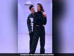 सलमान खान की एक्ट्रेस डेजी शाह ने 'मिर्ची' गाने पर किया डांस, देखें Video सलमान खान की एक्ट्रेस डेजी शाह ने 'मिर्ची' गाने पर किया डांस, देखें Video