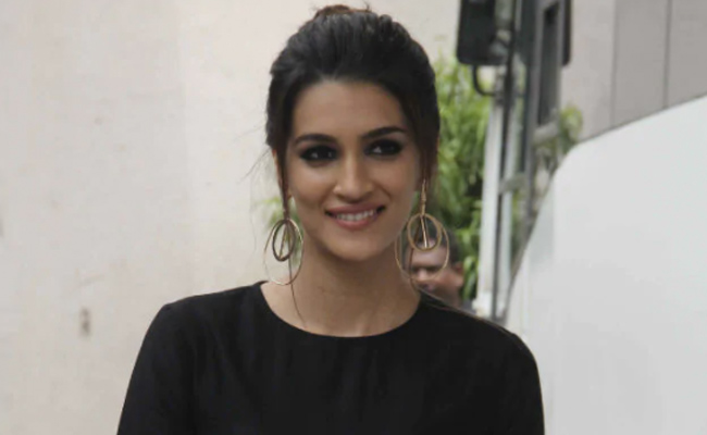 Kriti Sanon, Who Was Quarantined With COVID-19, Tests Negative