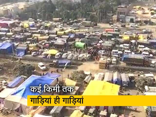 किसान आंदोलन: सड़क पर बसे अस्थायी शहर का नजारा