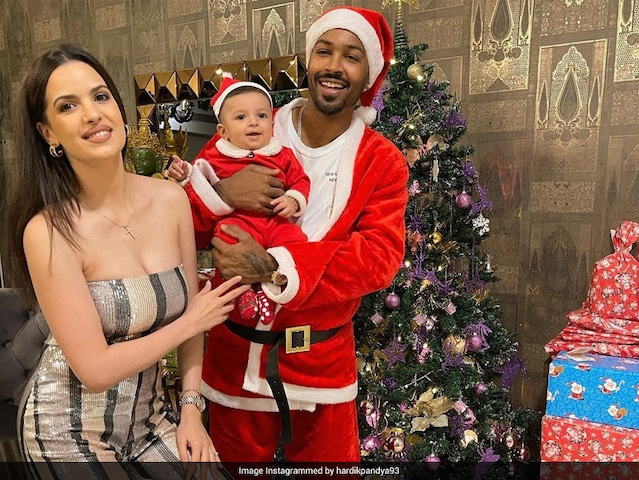 Hardik Pandya Turns Santa Claus, Celebrates Christmas With Family. See Pics Hardik Pandya Turns Santa Claus, Celebrates Christmas With Family. See Pics