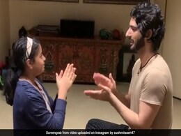 सुष्मिता सेन की बेटी ने खेला रोहमन शॉल के साथ कॉन्सेंट्रेशन गेम, Video में यूं साथ में मस्ती करते आए नजर सुष्मिता सेन की बेटी ने खेला रोहमन शॉल के साथ कॉन्सेंट्रेशन गेम, Video में यूं साथ में मस्ती करते आए नजर
