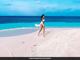 तारा सुतारिया व्हाइट आउटफिट में Beach पर यूं घूमती आईं नजर, सोशल मीडिया पर खूब Viral हो रही है Photo तारा सुतारिया व्हाइट आउटफिट में Beach पर यूं घूमती आईं नजर, सोशल मीडिया पर खूब Viral हो रही है Photo