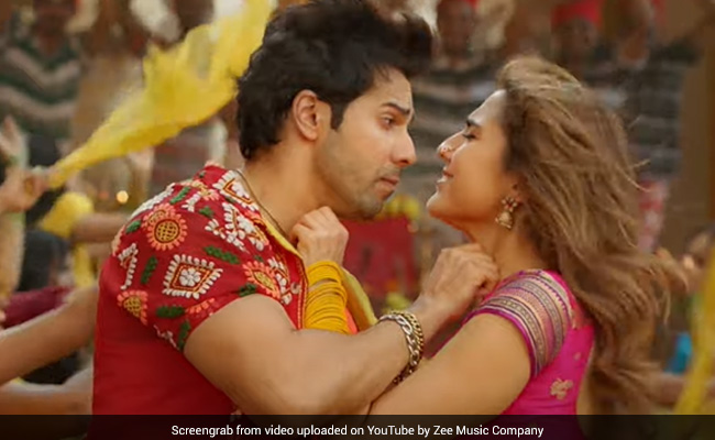 <I>Coolie No 1</i> Song <I>Mummy Kassam</i>: Varun Dhawan And Sara Ali Khan Dance Their Hearts Out