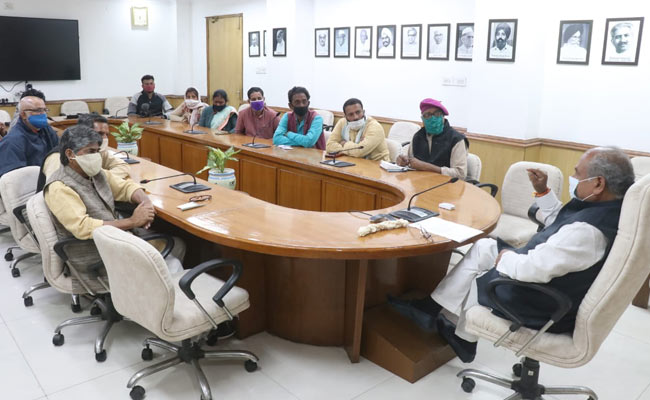 कृषि मंत्री से मिले एकता परिषद के नेता, कहा- संवाद के बिना कानून बनाने से लोगों में नाराजगी