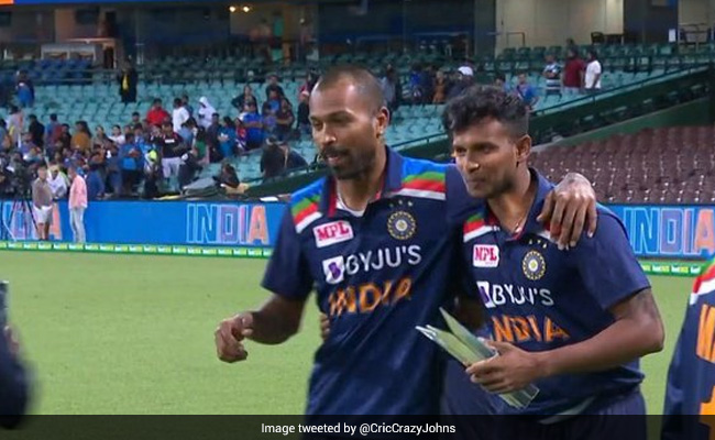 3rd T20I: हार्दिक पंड्या ने जीता दिल, मैन ऑफ द सीरीज की ट्रॉफी नटराजन को दी