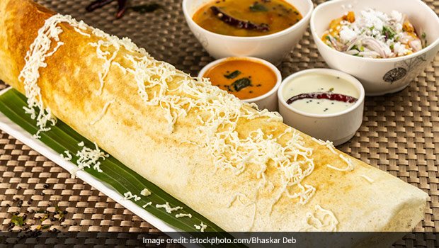 Cheese Chilli Dosa Recipe: Love Dosa And Cheese? Get The Best Of Both Worlds In This Recipe