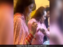 आदित्य नारायण ने पत्नी श्वेता को दी मायके भेजने की धमकी, बोले- टेस्ट में कोई कसर नहीं छूटनी चाहिए- देखें Video आदित्य नारायण ने पत्नी श्वेता को दी मायके भेजने की धमकी, बोले- टेस्ट में कोई कसर नहीं छूटनी चाहिए- देखें Video