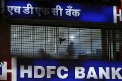 HDFC Bank Barred From Adding Credit Card Customers After Power Outage HDFC Bank Barred From Adding Credit Card Customers After Power Outage