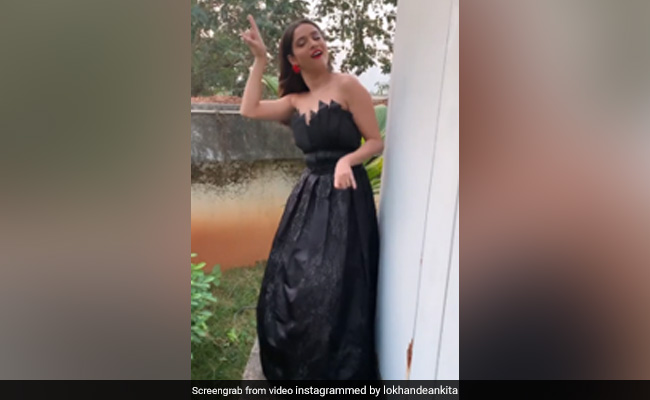 Ankita Lokhande ने टोनी कक्कड़ का गाना 'नाच मेरी लैला' गाने पर किया Dance, देखें VIDEO