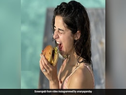 अनन्या पांडे छुट्टियां बिताने पहुंची मालदीव, पूल किनारे बैठकर यूं बर्गर खाती आईं नजर- Viral हुईं Photos अनन्या पांडे छुट्टियां बिताने पहुंची मालदीव, पूल किनारे बैठकर यूं बर्गर खाती आईं नजर- Viral हुईं Photos