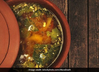 Rasam Vada Recipe: Make South India's Favourite Comfort Food With This Fool-Proof Recipe Rasam Vada Recipe: Make South India's Favourite Comfort Food With This Fool-Proof Recipe