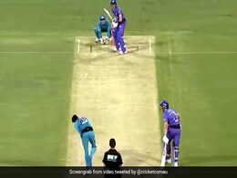 BBL 2020: एक मिनट के Video में देखें मुजीब-उर-रहमान का आतंक, रहस्यमयी गेंद डाल झटक लिए 5 विकेट BBL 2020: एक मिनट के Video में देखें मुजीब-उर-रहमान का आतंक, रहस्यमयी गेंद डाल झटक लिए 5 विकेट