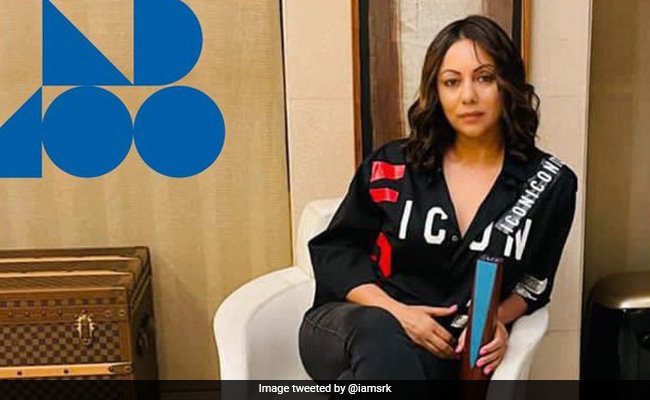 Gauri Khan को मिली ट्रॉफी, तो शाहरुख खान Tweet कर बोले- चलो घर में किसी को तो अवार्ड मिल रहे हैं...