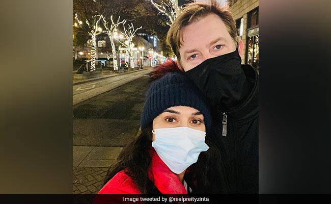 लॉस एंजेलिस में लॉकडाउन के बाद खाली सड़कें देख Preity Zinta बोलीं- यकीन नहीं हो रहा ऐसा दोबारा हो रहा...